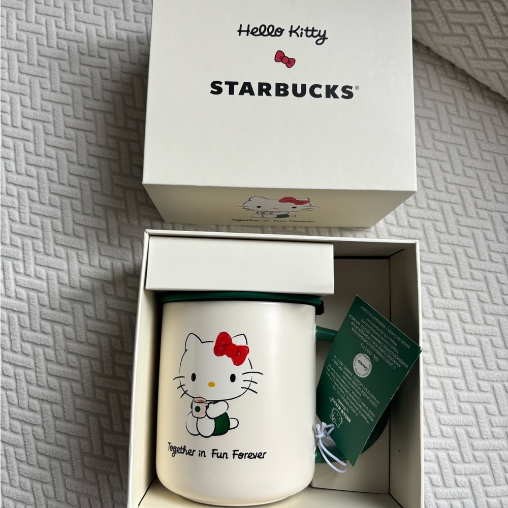 Starbucks Hello Kitty 2pc Set 2025 - Picture 5 of 6